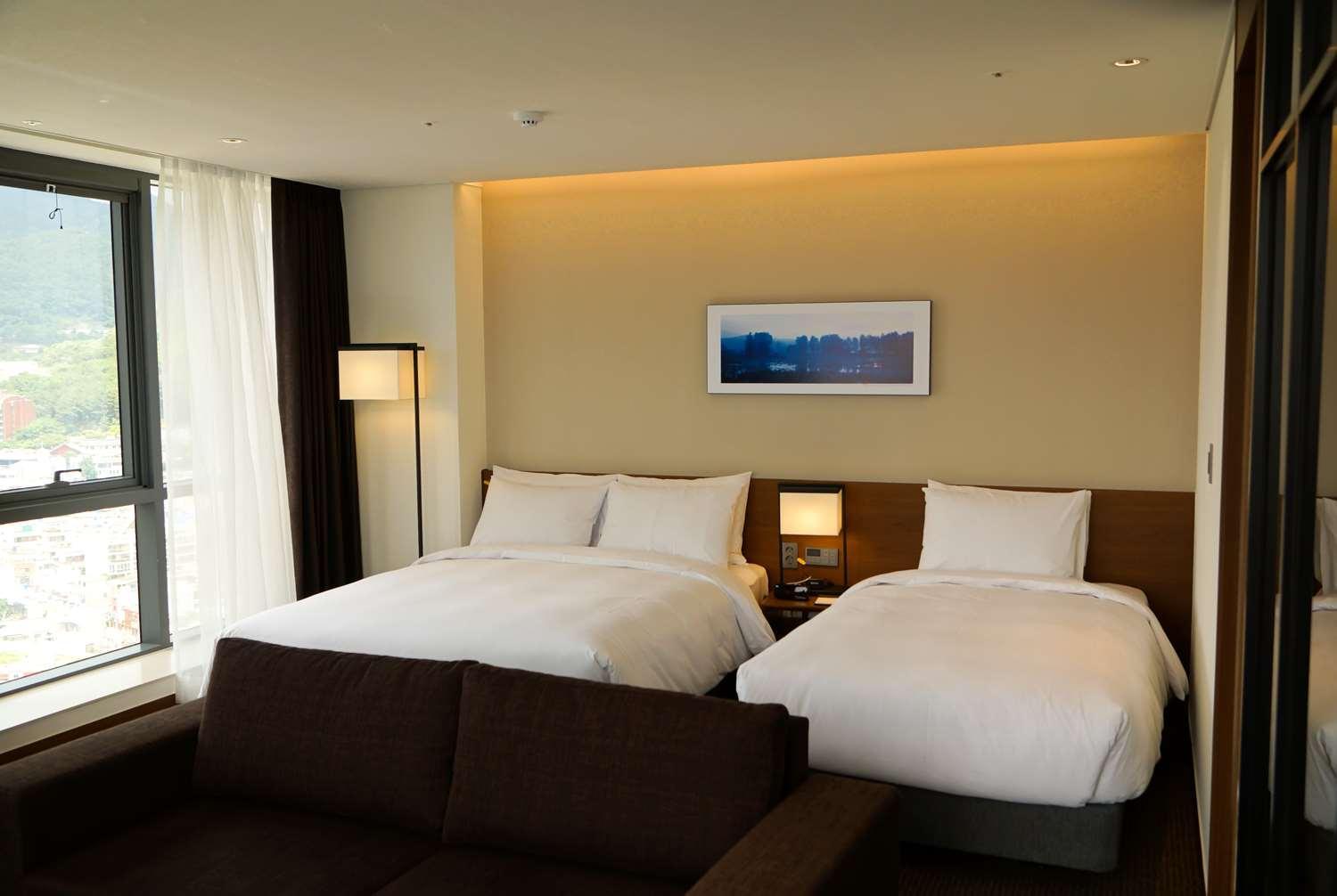 Ramada Encore By Wyndham Busan Haeundae Esterno foto